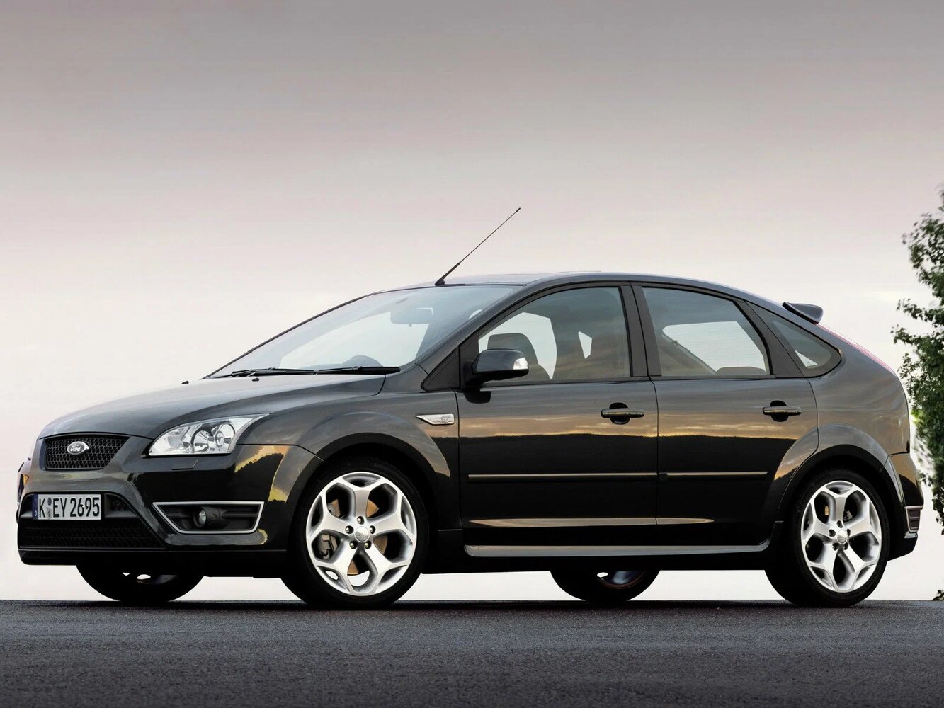 Ford Focus ST II, Хэтчбек 5 дв.: фото поколения