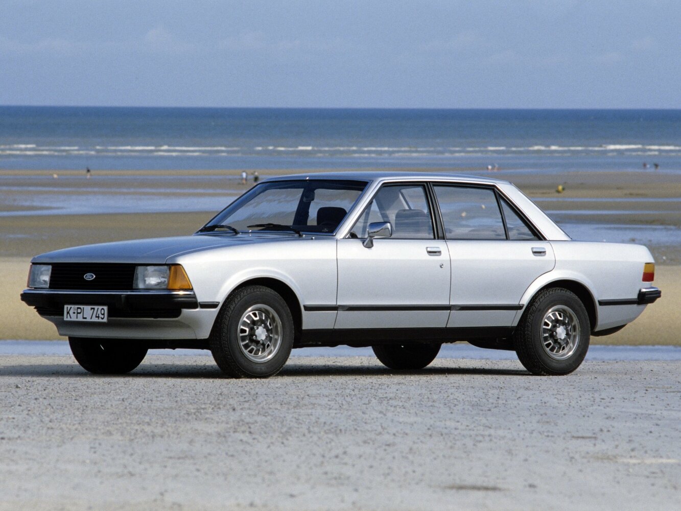 Ford Granada II, вид сбоку
