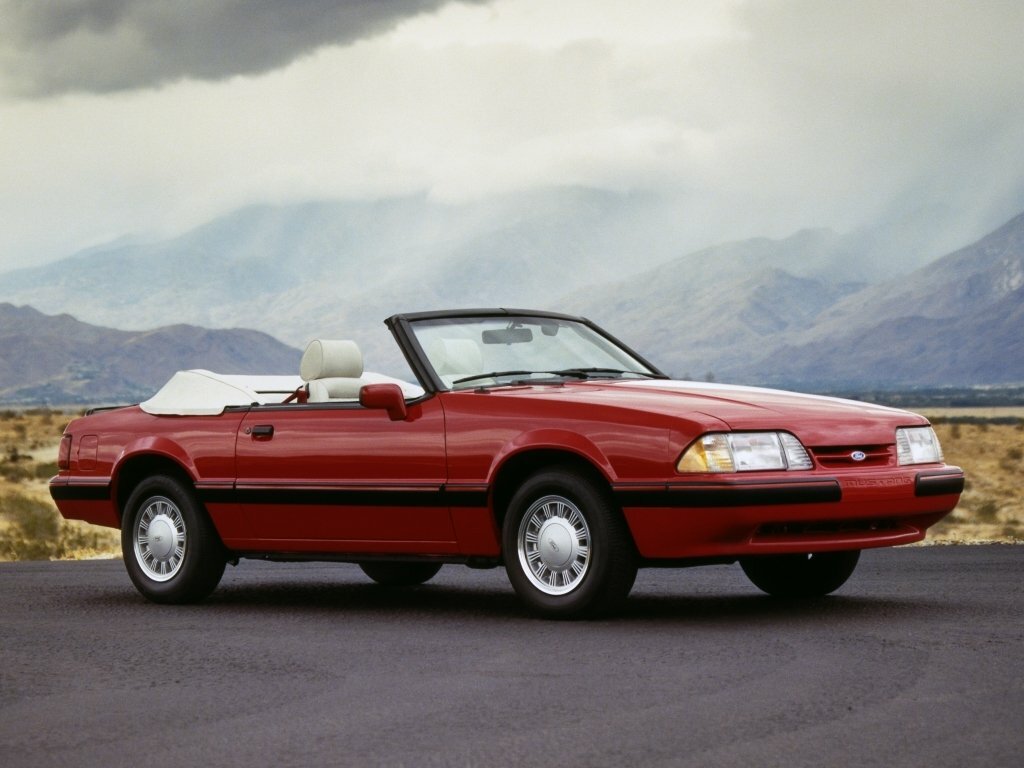 Ford Mustang III Рестайлинг, вид сбоку