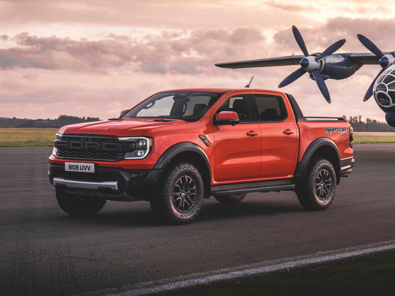 Ford Ranger T6.2, Пикап Двойная кабина Raptor: фото поколения