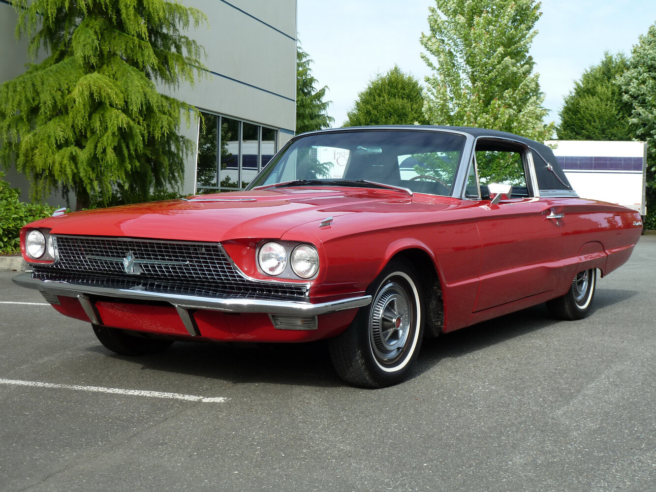 Ford Thunderbird IV Рестайлинг, вид сбоку