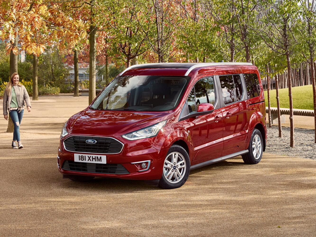 Ford Tourneo Connect II Рестайлинг, вид сбоку