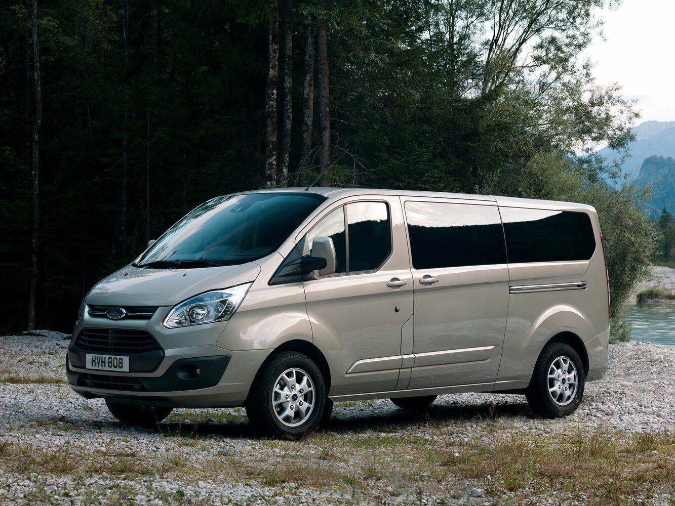 Ford Tourneo Custom I, вид сбоку