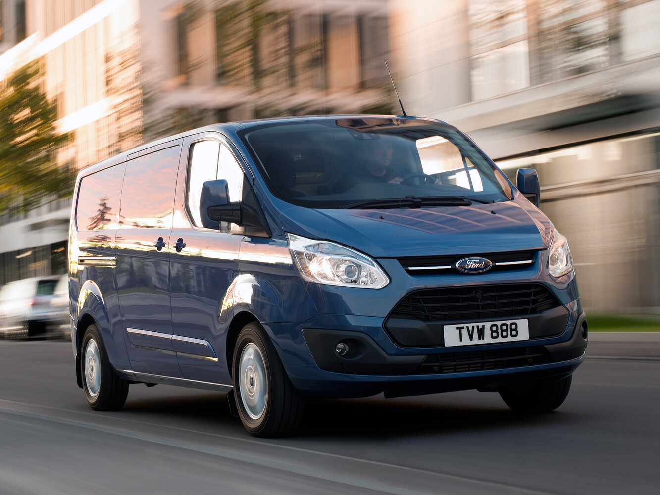 Ford Transit Custom I, вид сбоку
