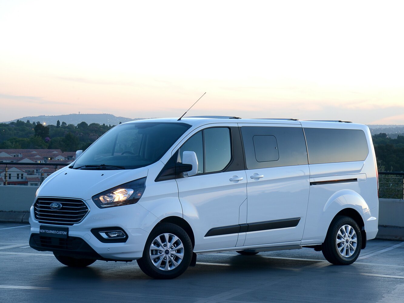 Ford Transit Custom I Рестайлинг, Фургон LWB Van: фото поколения