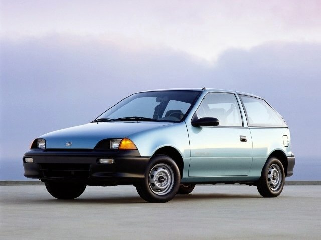 Geo Metro, вид сбоку