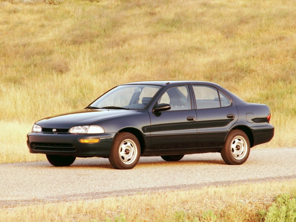 Geo Prizm, фото