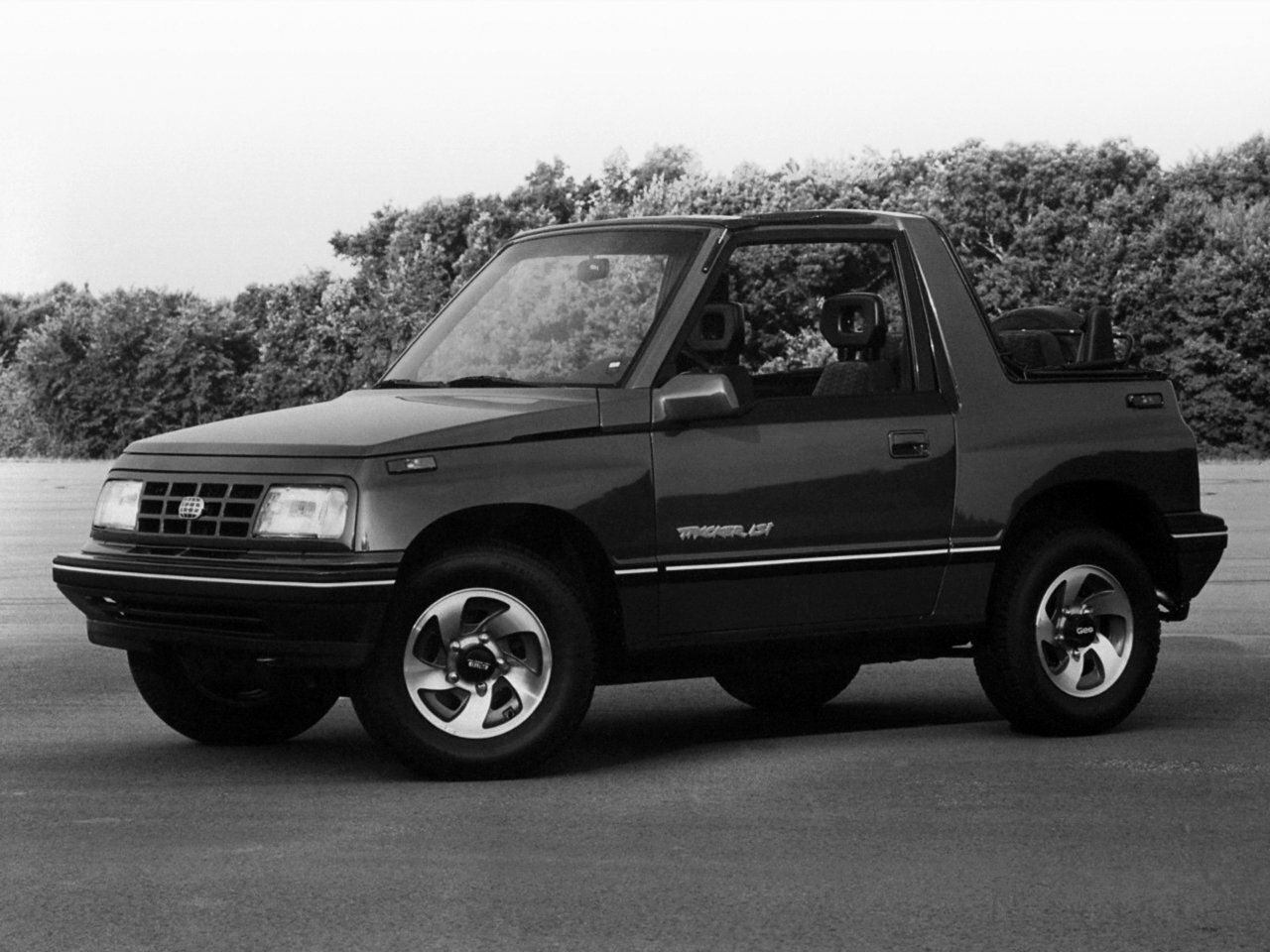 Geo Tracker, вид сбоку