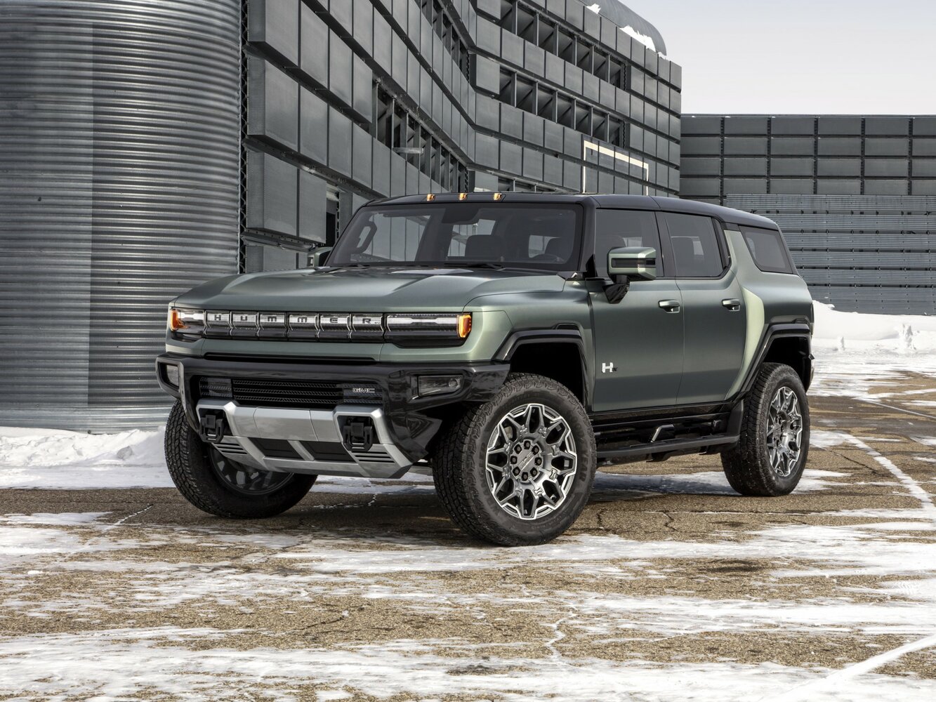 GMC Hummer EV, вид сбоку