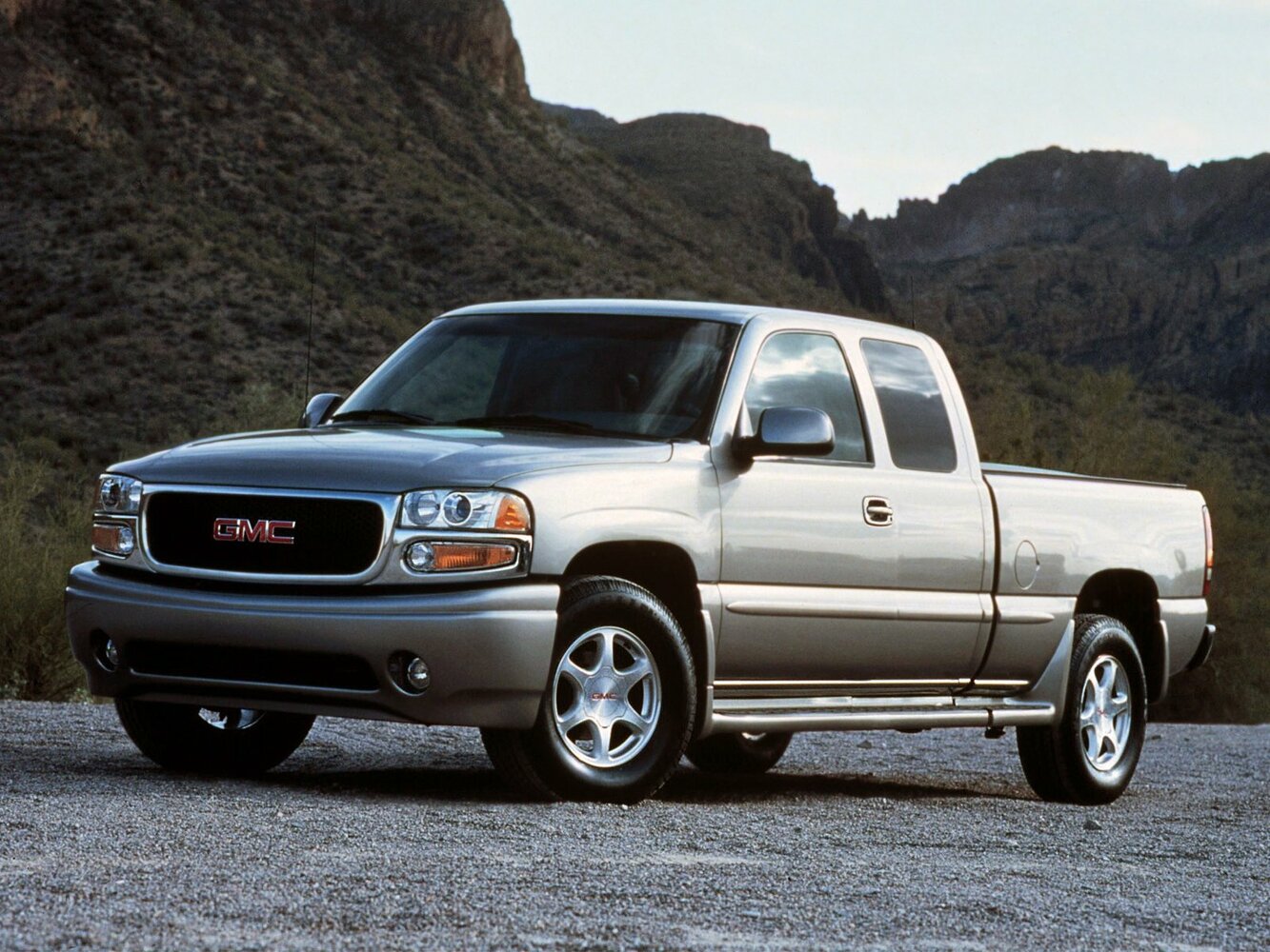 GMC Sierra I (GMT800), Пикап Полуторная кабина: фото поколения