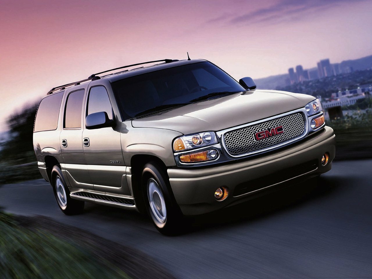 GMC Yukon II (GMT800), вид сбоку