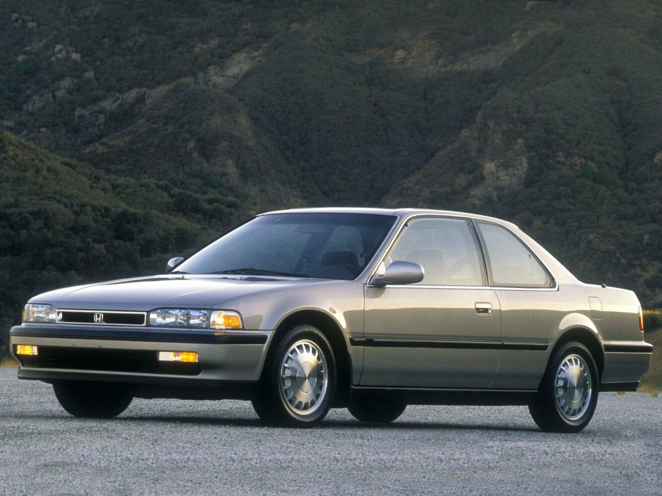 Honda Accord IV, вид сбоку