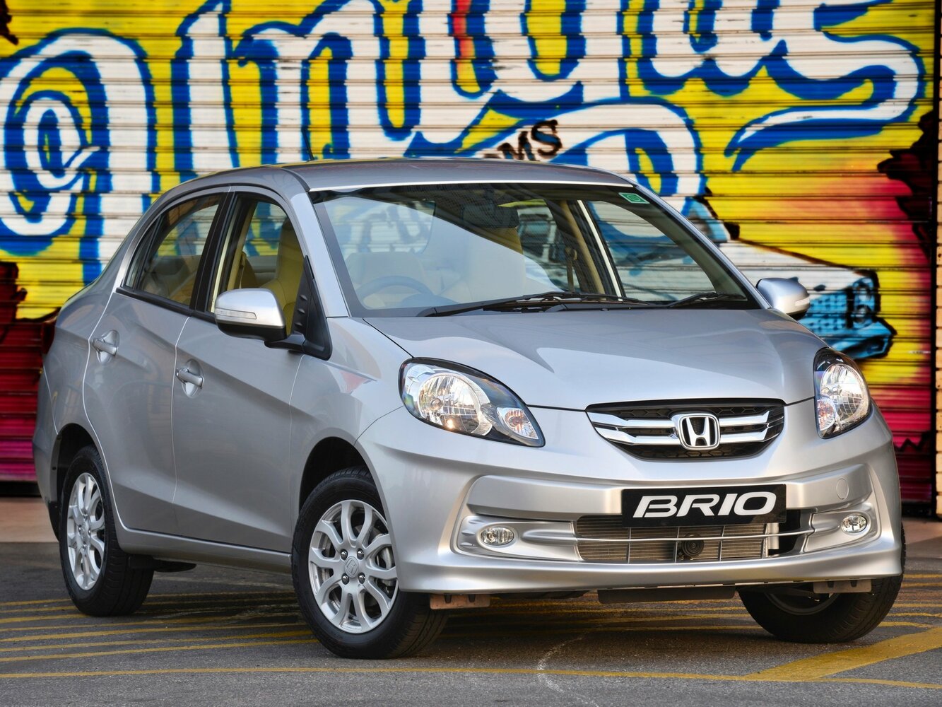 Honda Brio I, Седан Amaze: фото поколения