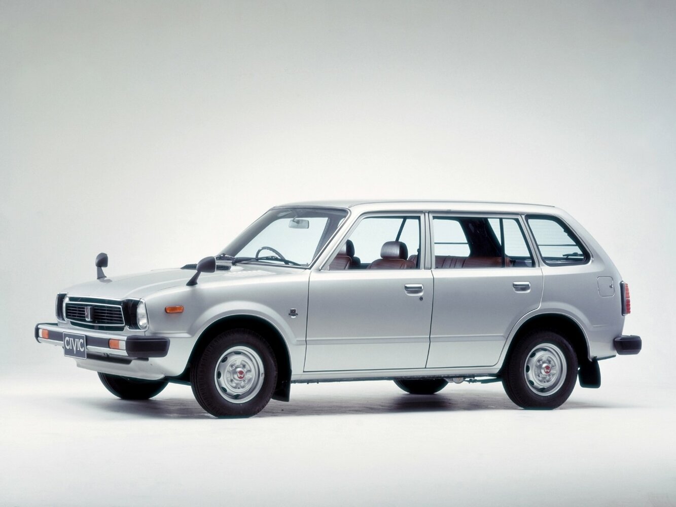 Honda Civic I, вид сбоку