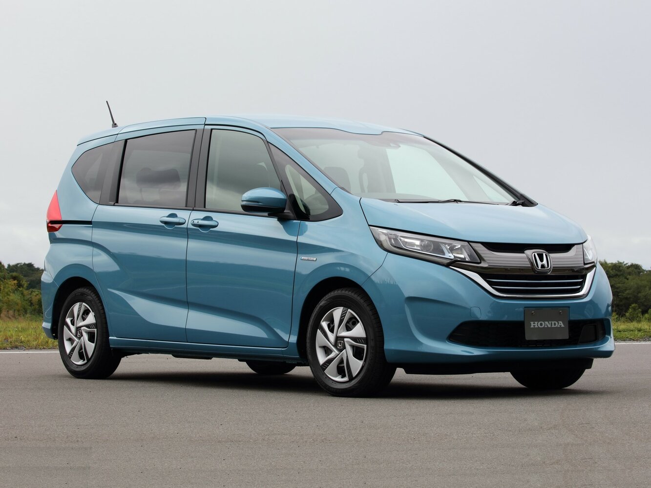 Honda Freed II, вид сбоку