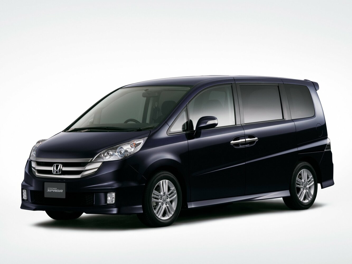 Honda Stepwgn III, вид сбоку