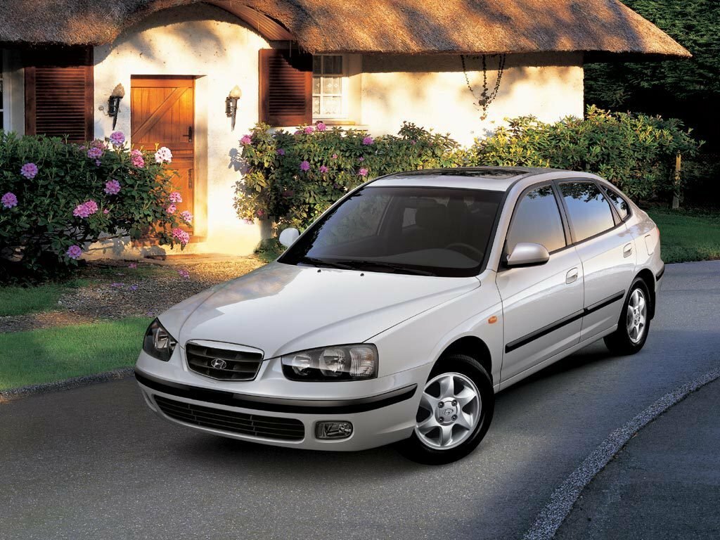 Hyundai Avante III, Лифтбек: фото поколения