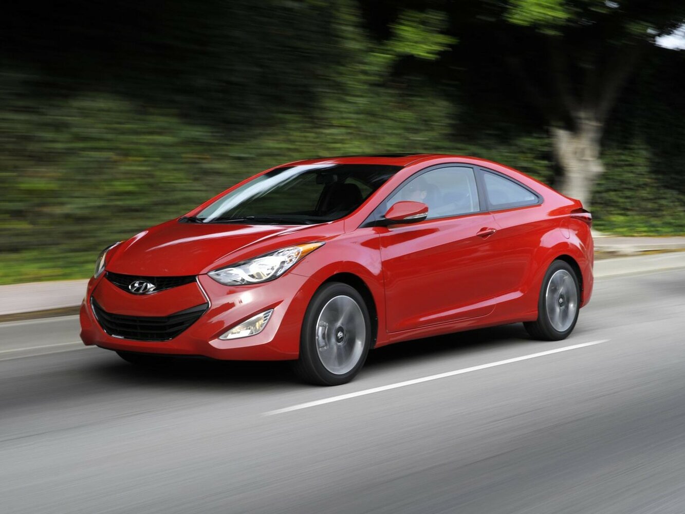 Hyundai Avante V, вид сбоку