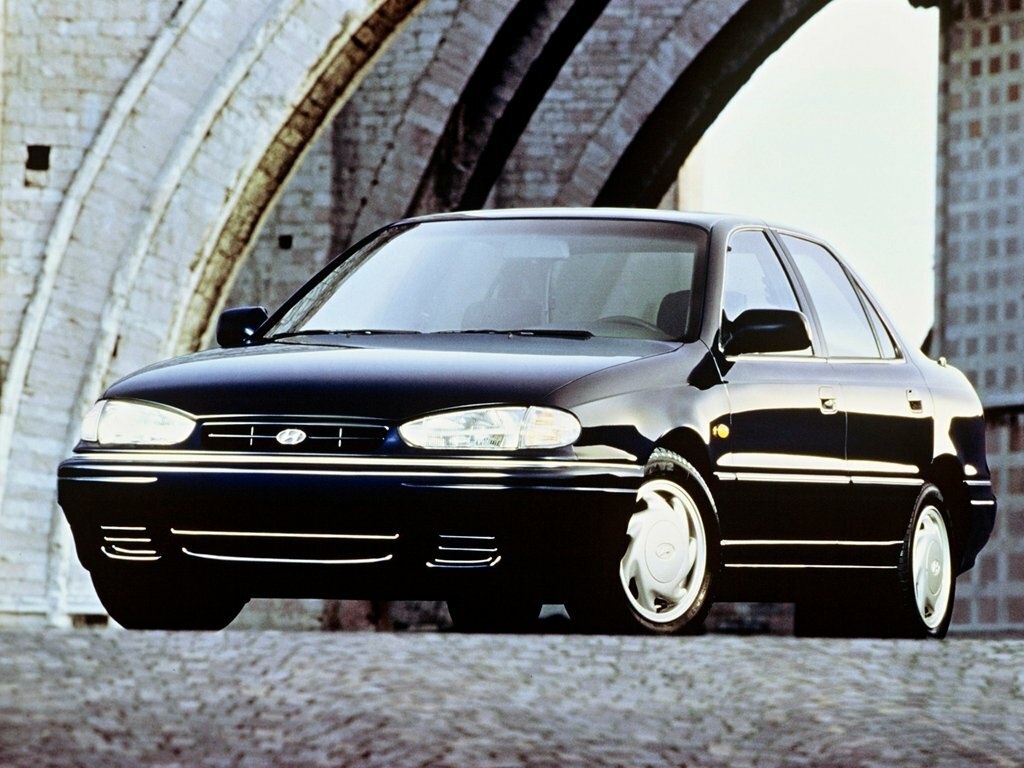 Hyundai Elantra I (J1)