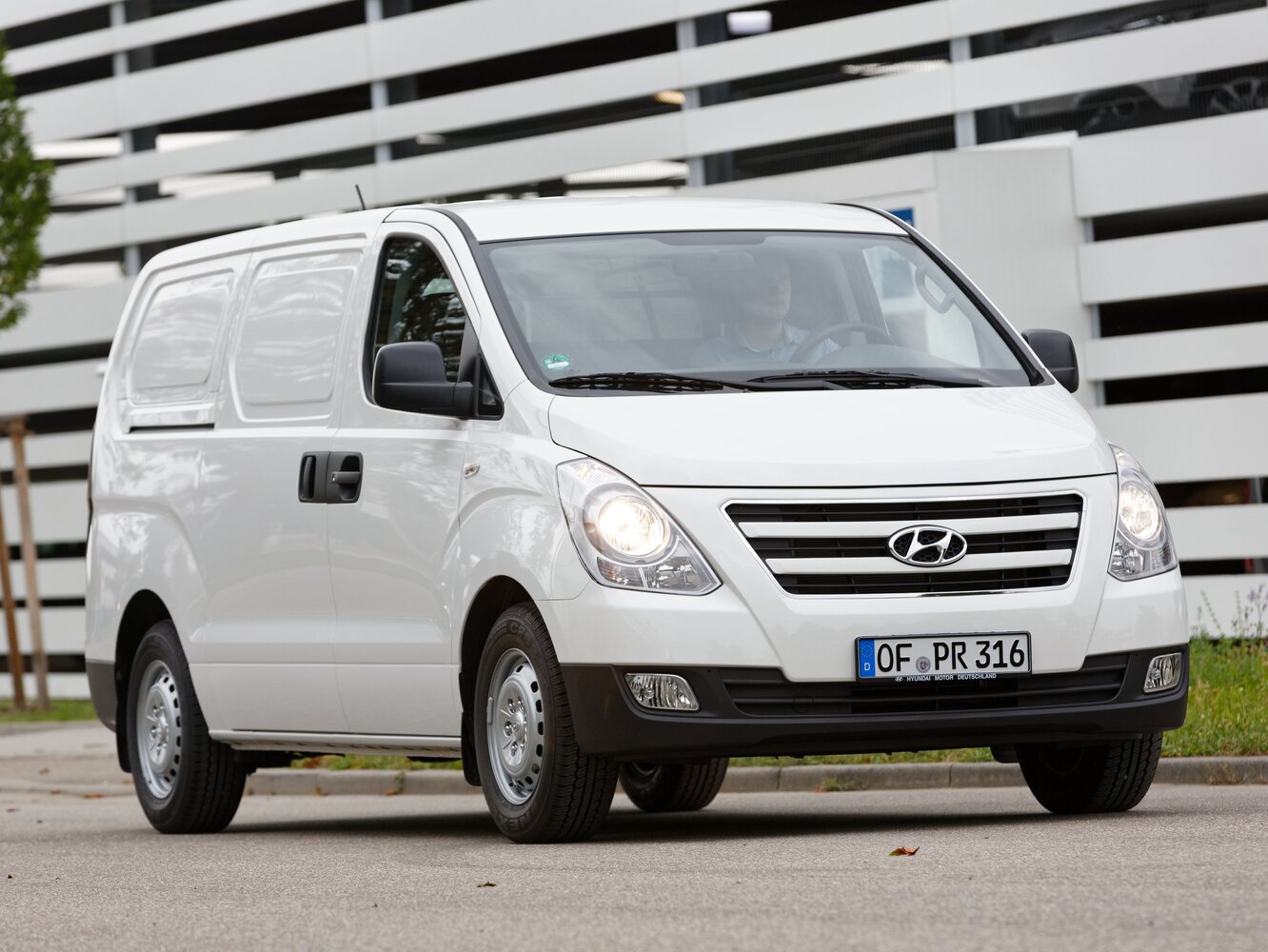 Hyundai Grand Starex I Рестайлинг, вид сбоку