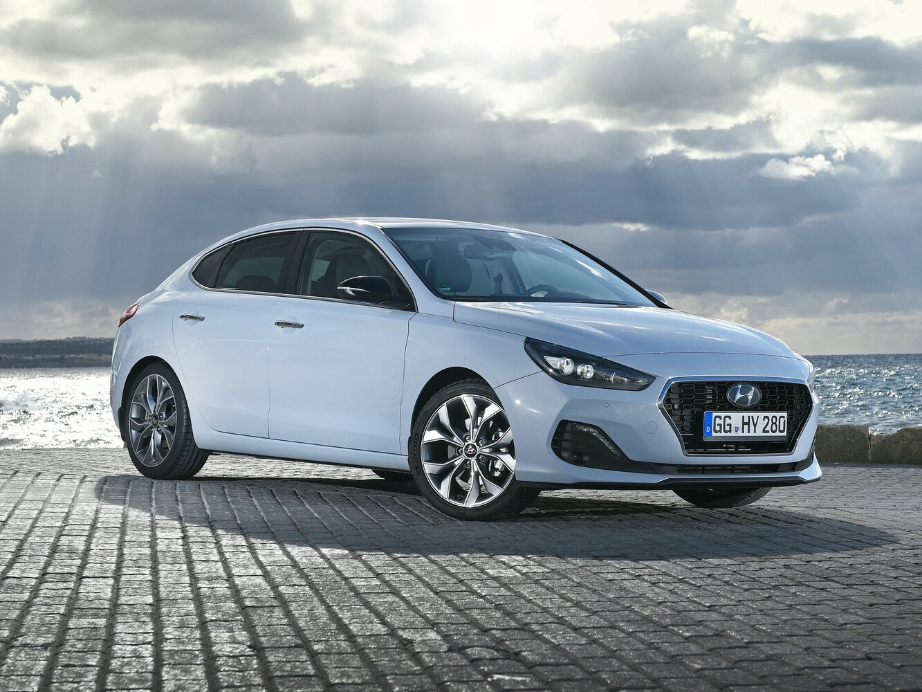Hyundai i30 III, Лифтбек Fastback: фото поколения