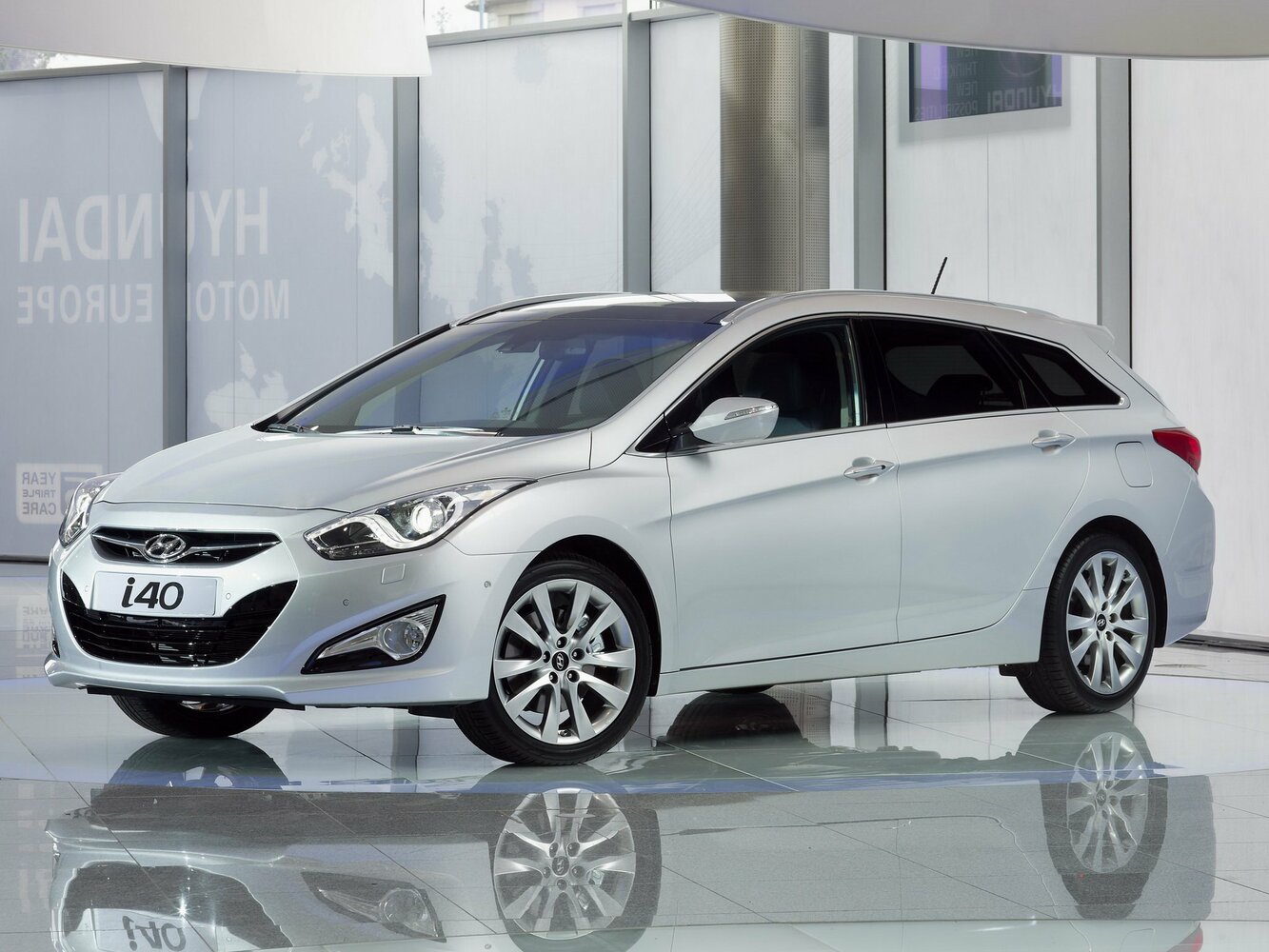 Hyundai i40 I, вид сбоку