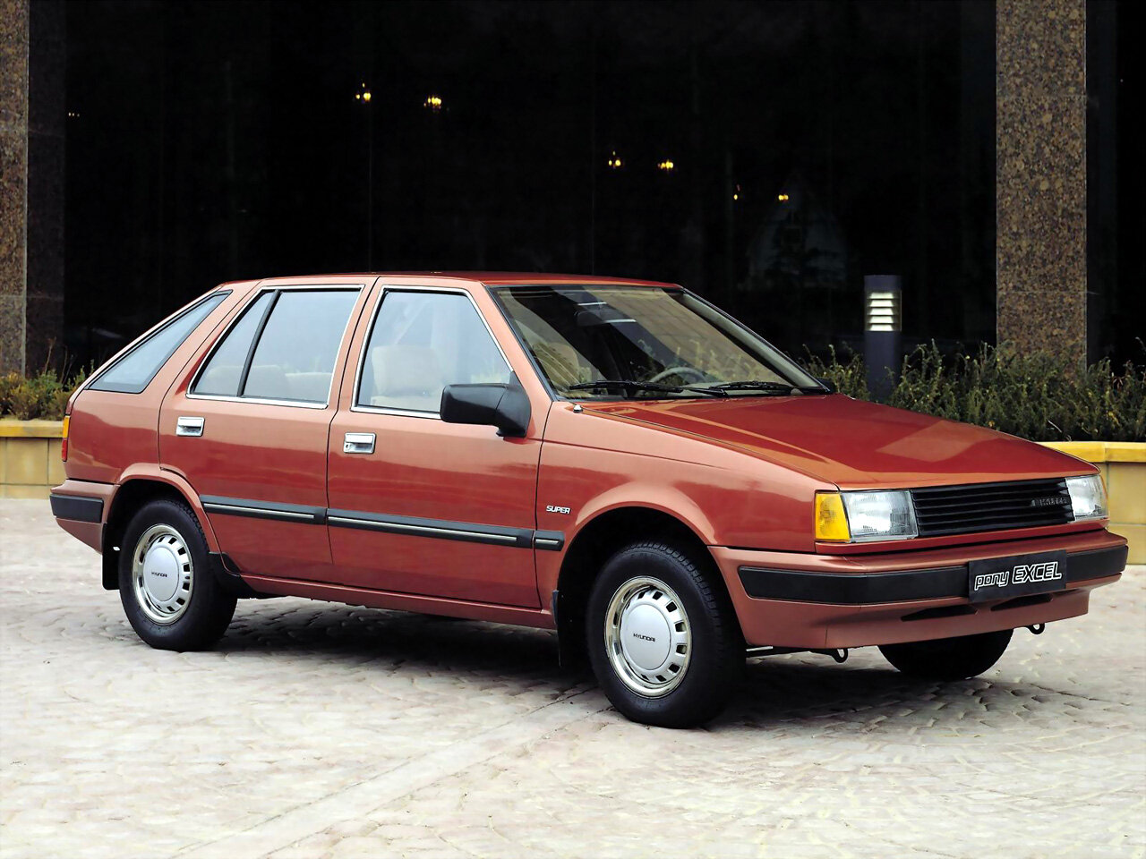 Hyundai Pony X1, вид сбоку