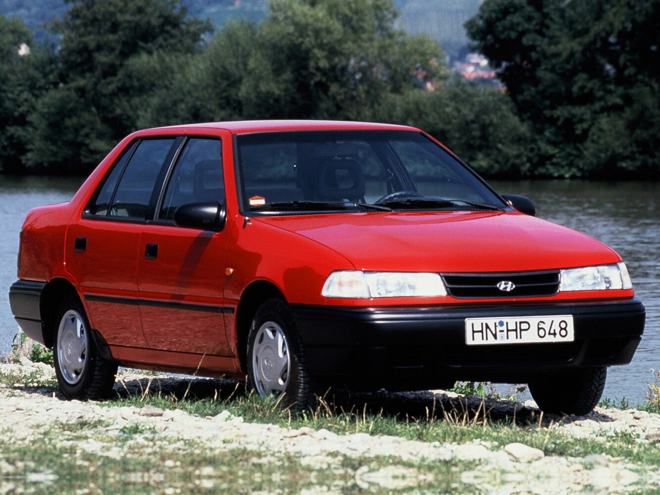 Hyundai Pony X2, вид сбоку