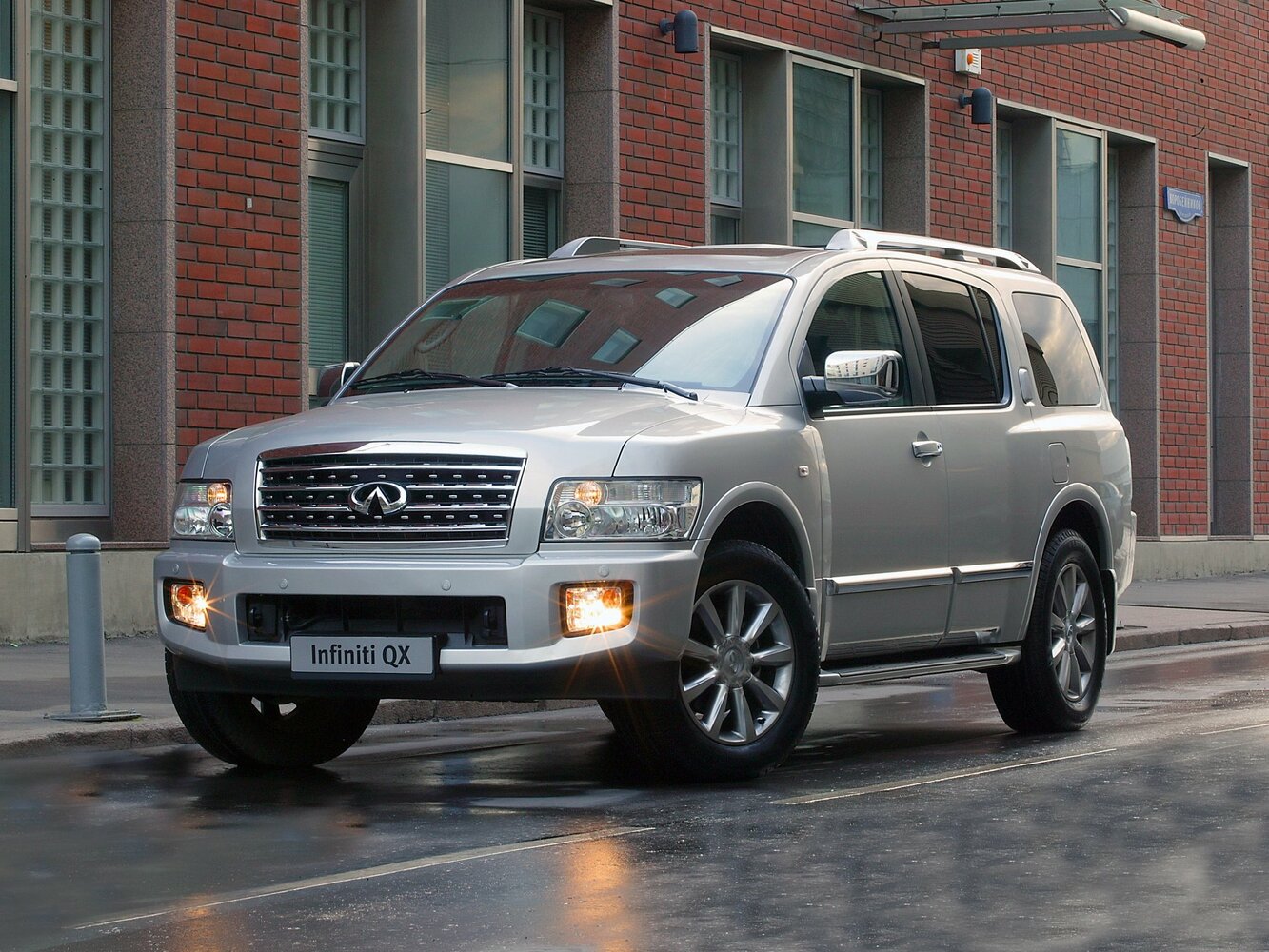 Infiniti QX56 I Рестайлинг