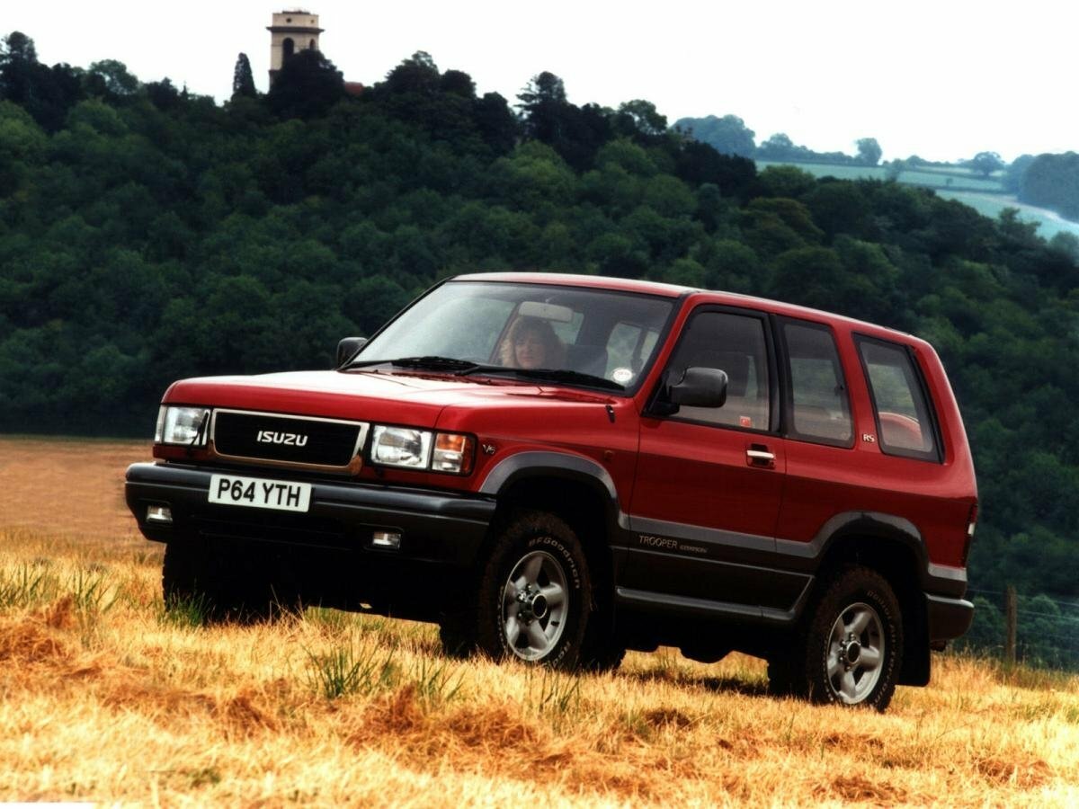 Isuzu Trooper II, вид сбоку