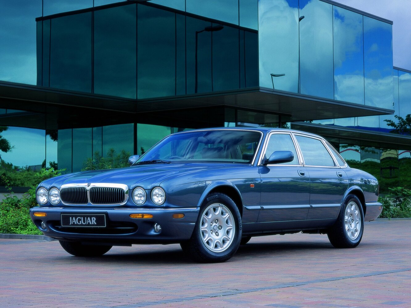 Jaguar XJ II (X308)