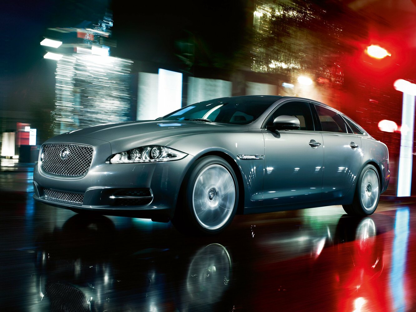 Jaguar XJ IV (X351)