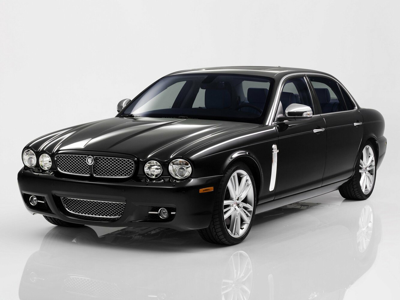 Jaguar XJR III (X358)