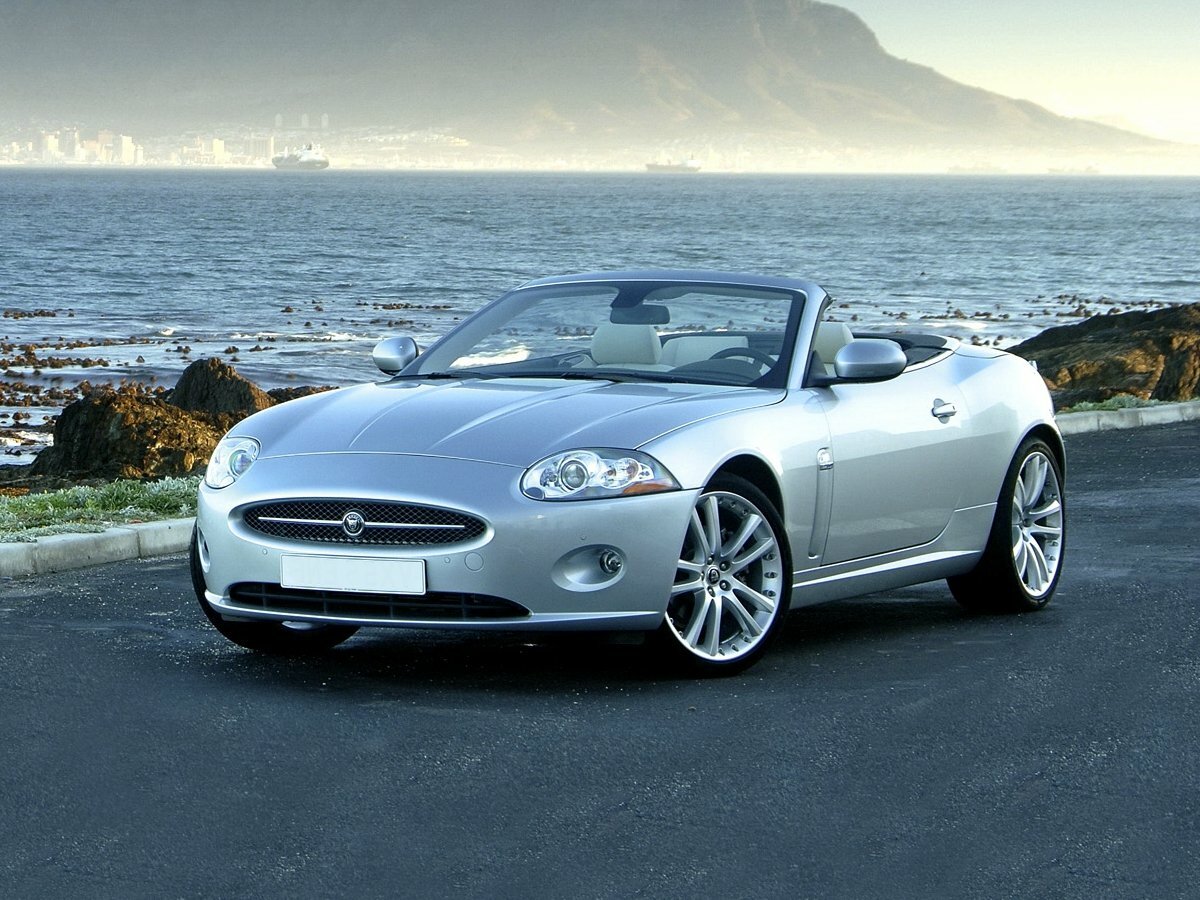 Jaguar XK II, вид сбоку