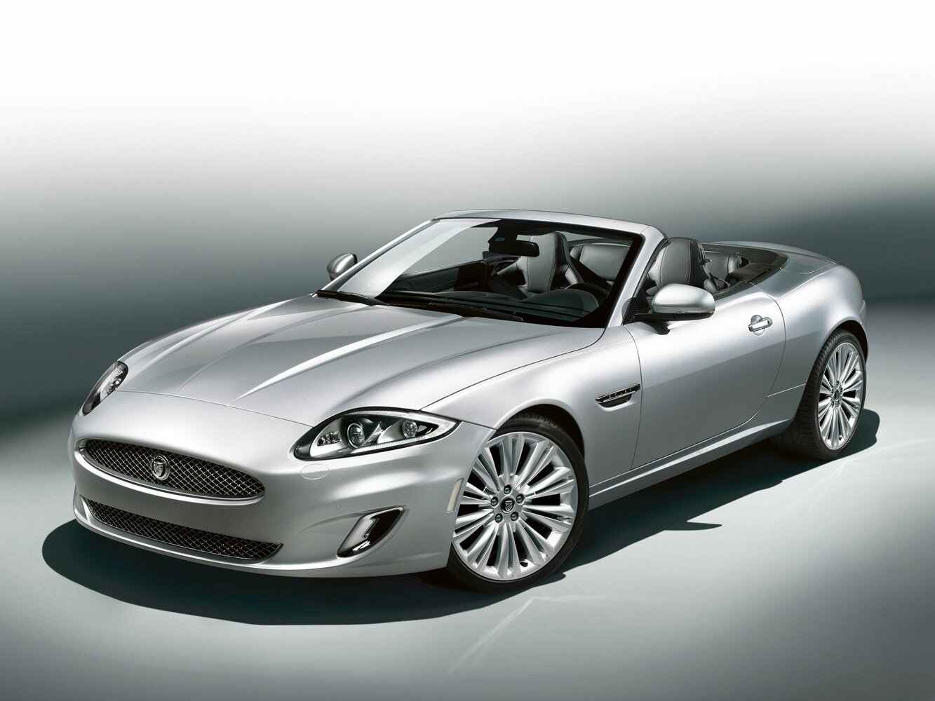 Jaguar XK II Рестайлинг 2, вид сбоку