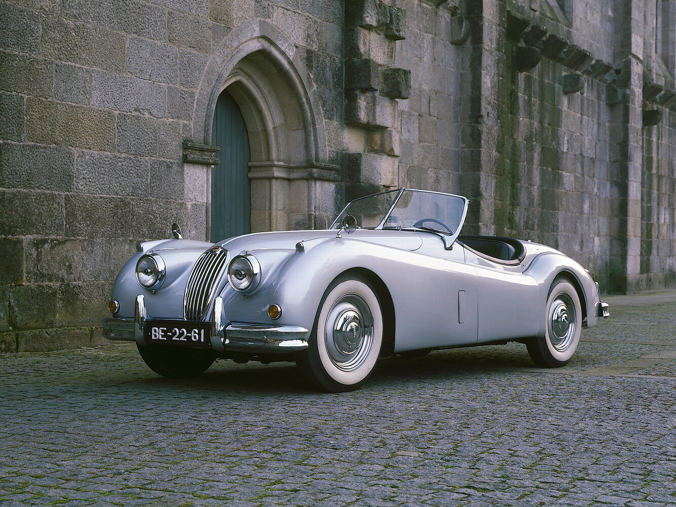 Jaguar XK XK140, вид сбоку