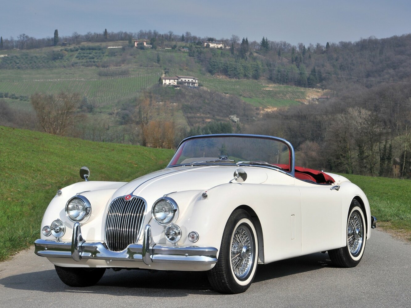 Jaguar XK XK150, вид сбоку