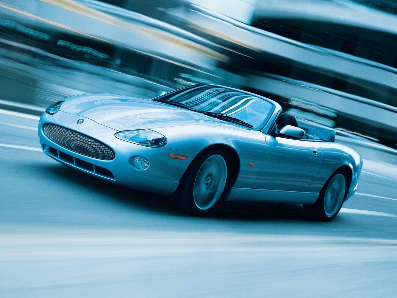 Jaguar XKR I Рестайлинг, вид сбоку