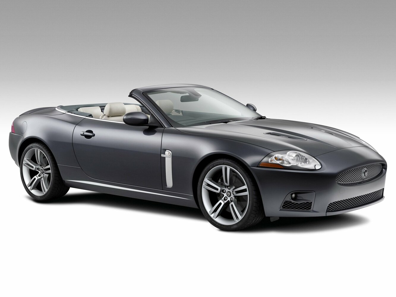Jaguar XKR II, вид сбоку