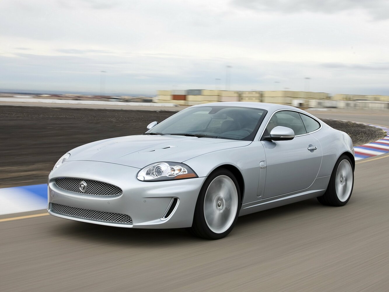 Jaguar XKR II Рестайлинг 1