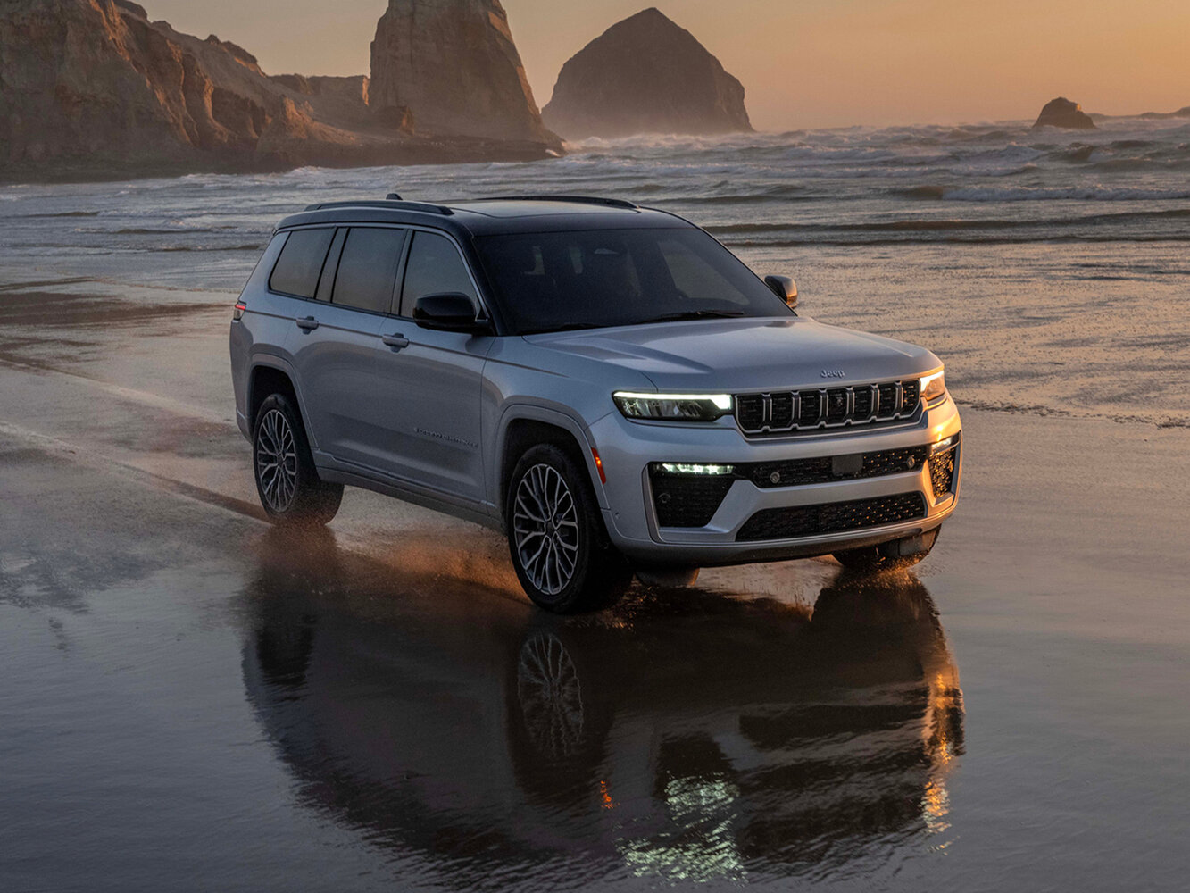 Jeep Grand Cherokee V (WL) Рестайлинг, вид сбоку
