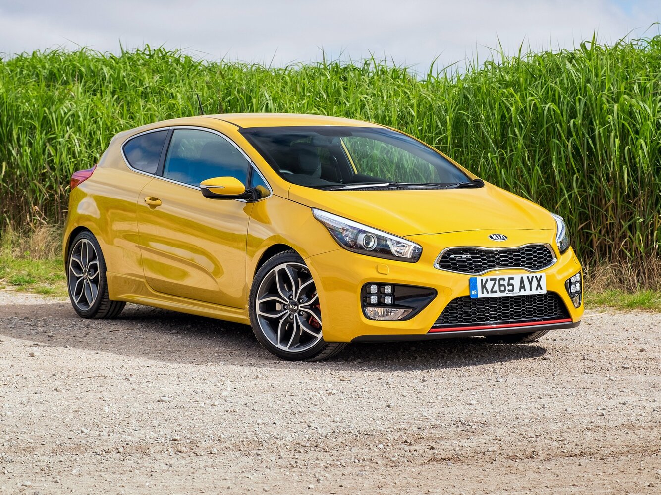 Kia Ceed GT I Рестайлинг, вид сбоку