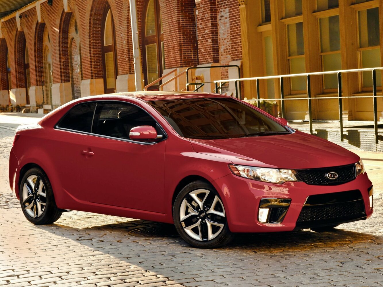 Kia Forte I, вид сбоку