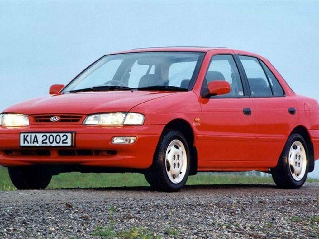 Kia Mentor I, вид сбоку