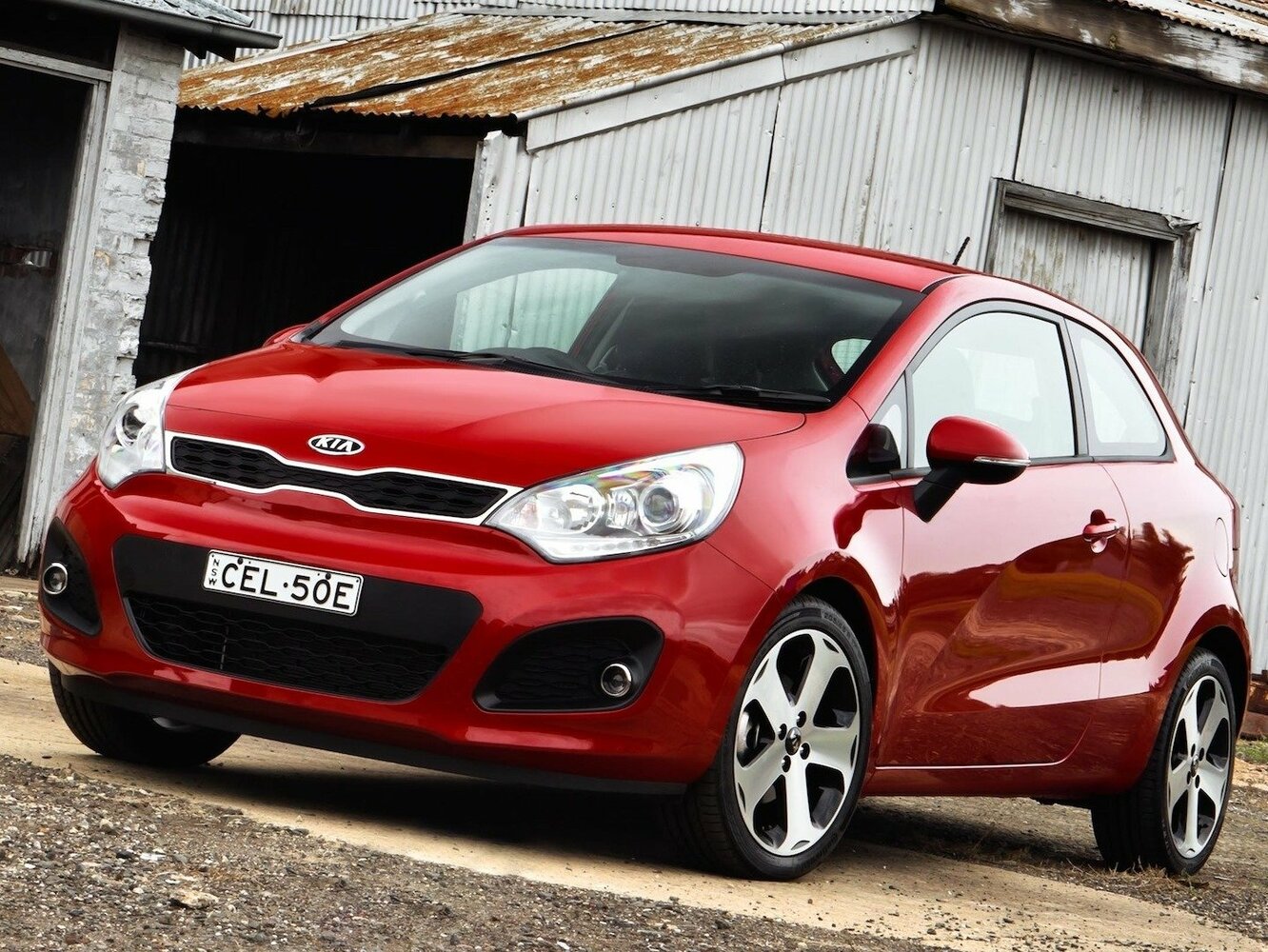 Kia Pride III, вид сбоку
