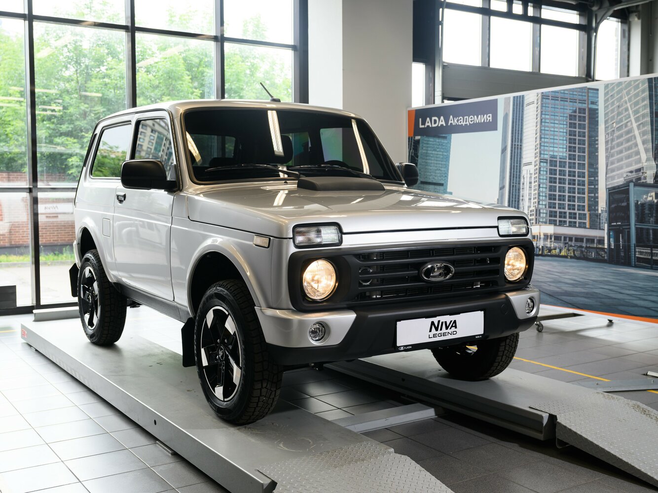Лада Niva Legend