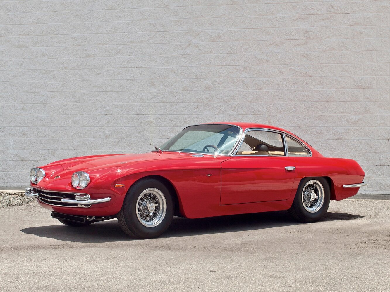 Lamborghini 350/400 GT, вид сбоку