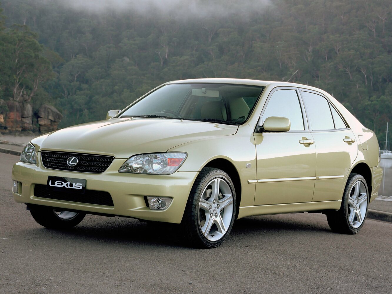 Lexus IS I