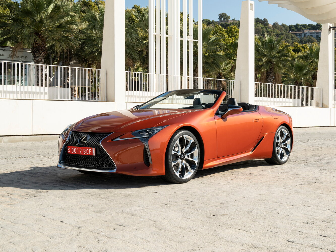 Lexus LC I, вид сбоку