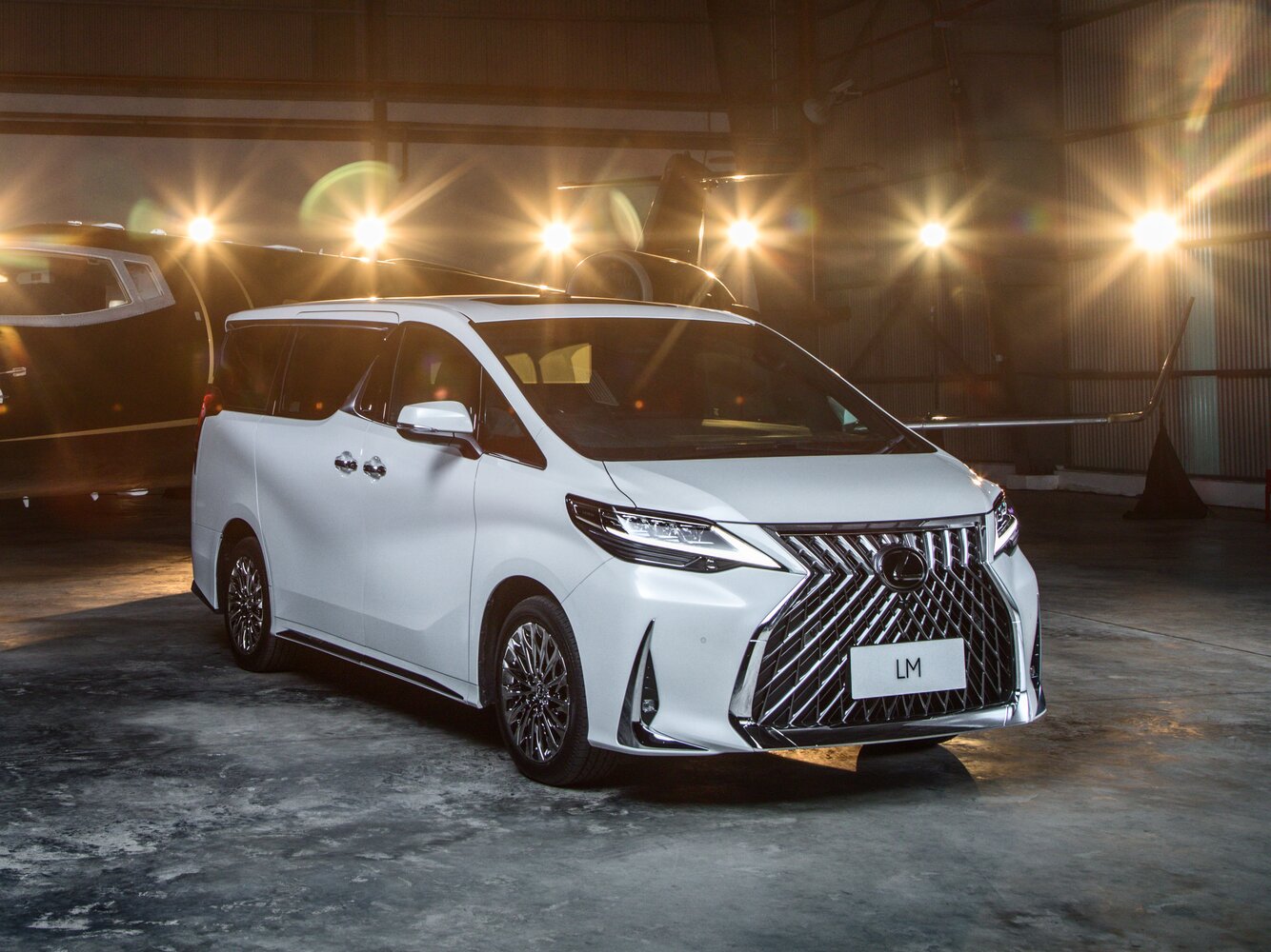 Lexus LM I